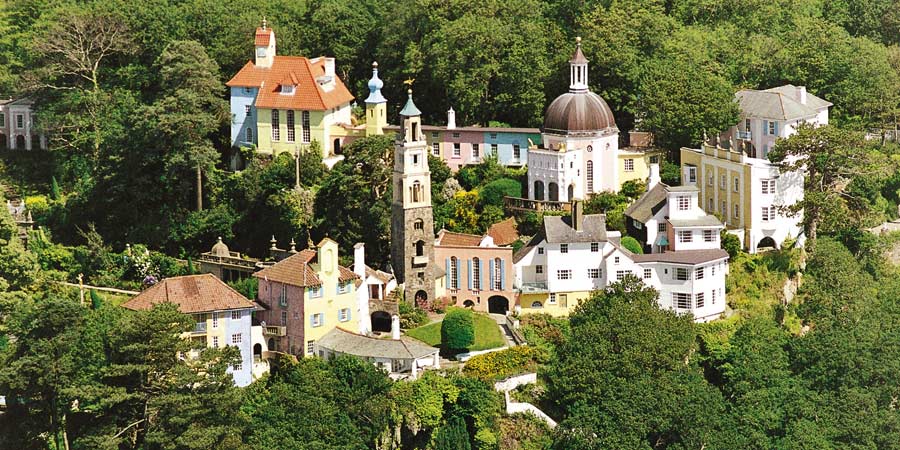 Discovering beautiful Portmeirion